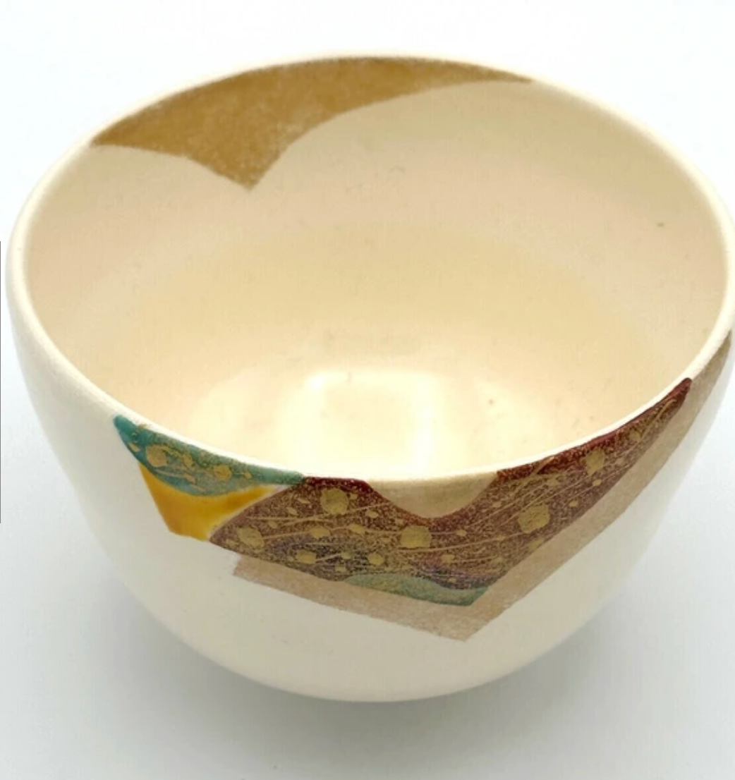 Nagomi: Kyo-yaki Matcha Bowl (京焼抹茶碗 Oucho-mon / 王朝紋)