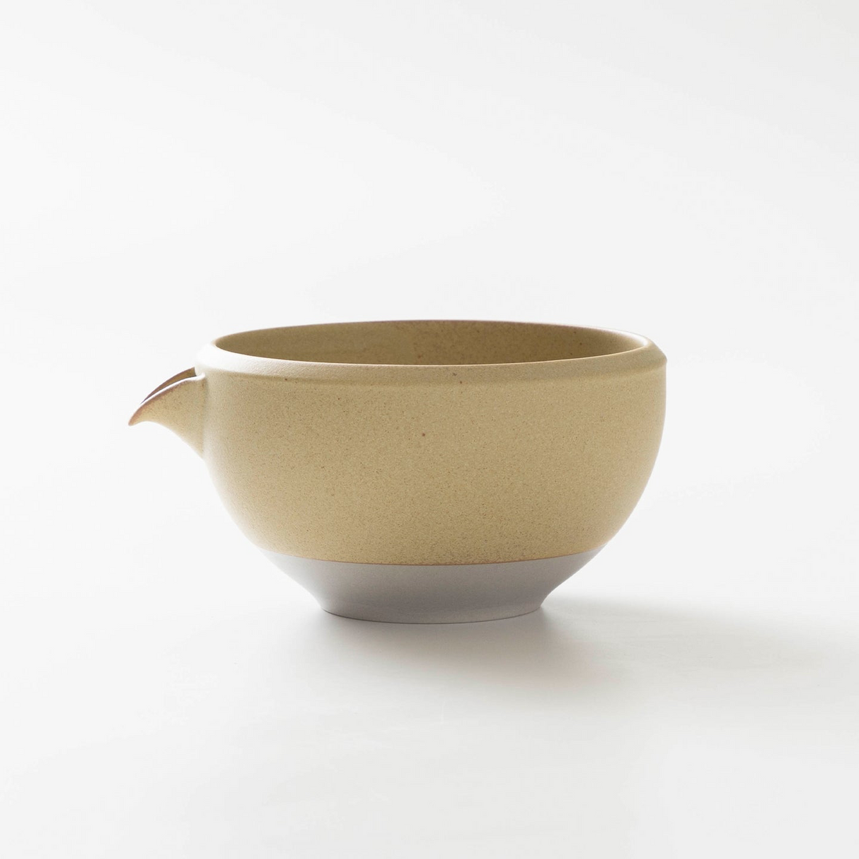 Origami Kai - Pour Wara Brown - Minoyaki Porcelain Matcha Bowl with Pouring Lip