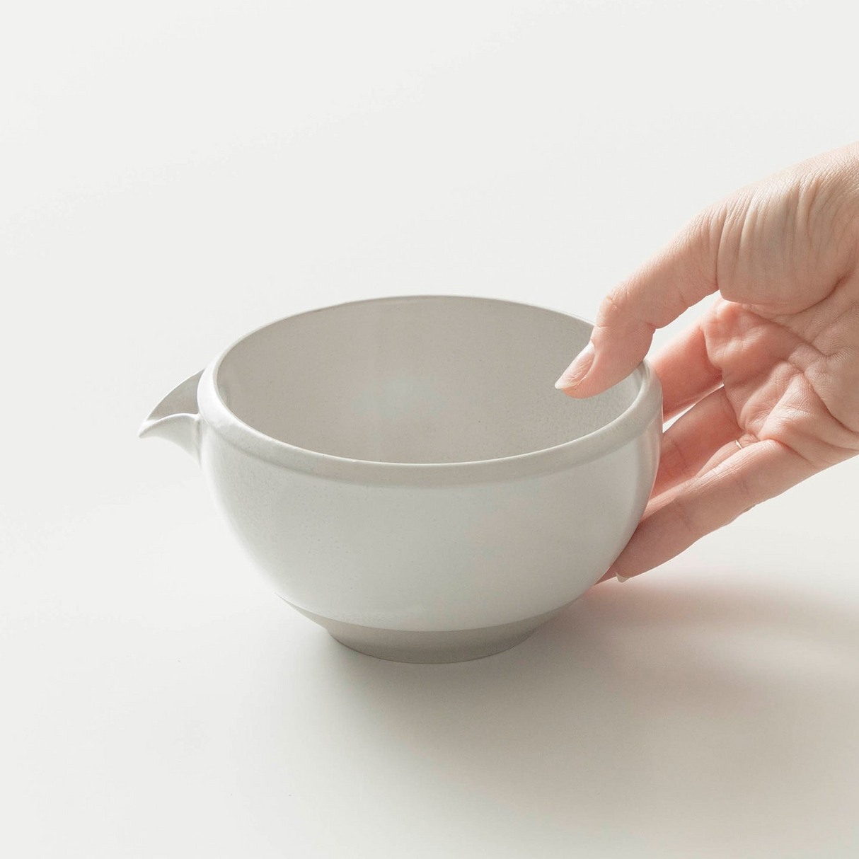 Origami Kai - Pour Kinu White - Minoyaki Porcelain Matcha Bowl with Pouring Lip