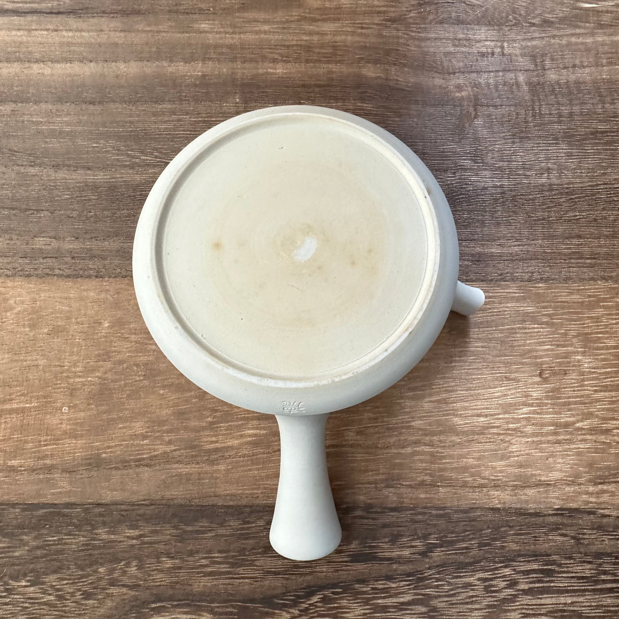 藤田徳太 Y337(限定):たまご白三角 常滑急須(セラミックメッシュストレーナー付き)(230ml)