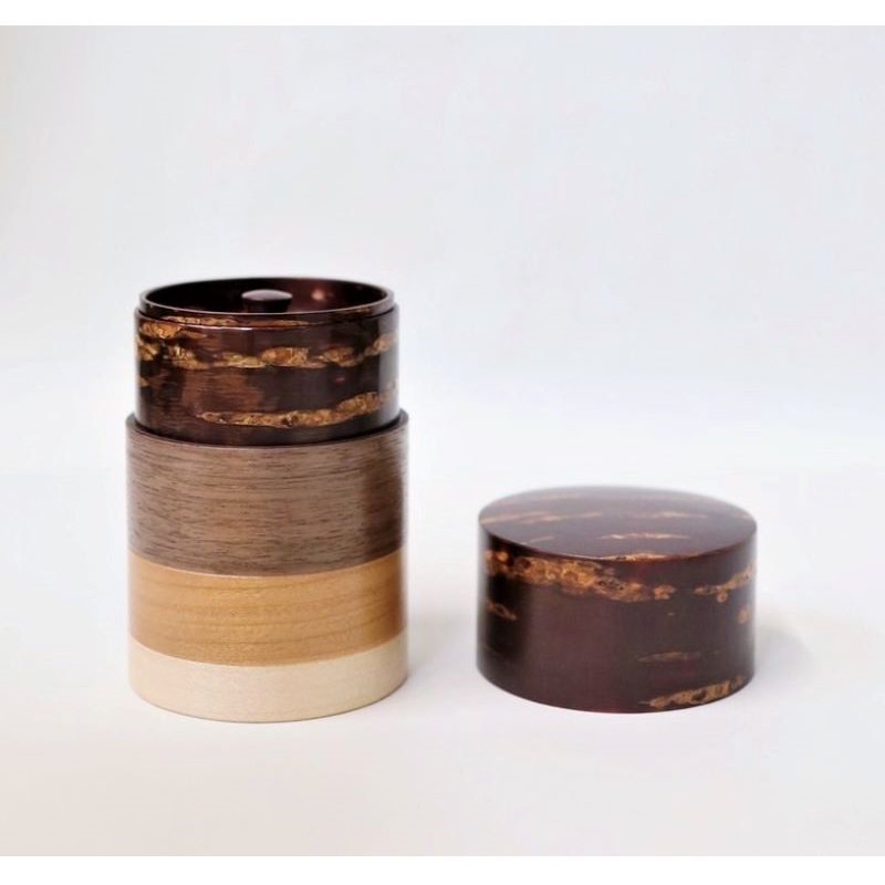 Fujiki Denshiro: Wazutsu Series Kabazaiku Tea Canisters, 4-color Sakura Bark 輪筒4色 茶筒 無地皮 - Yunomi.life