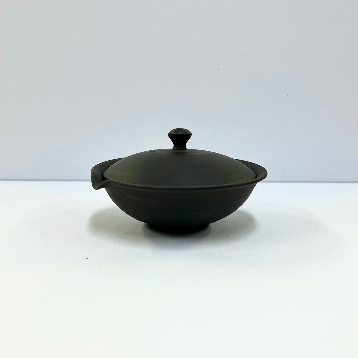 Isobe Ceramics: Tokoname Shiboridashi Kyusu Black 60 m