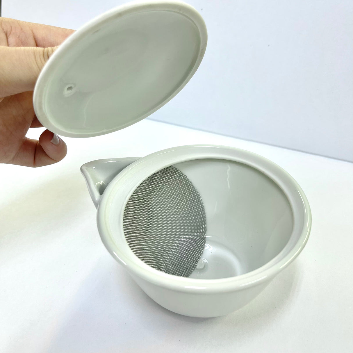 Yamatane キ39-25: Tea Professionalin valkoinen posliininen Hohin-teepannu (ruostumaton teräsverkko, 140 ml) 美濃焼 研茶用急須(ステンレス茶こし)