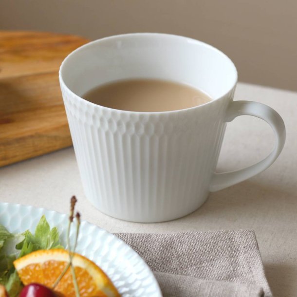 Oda Pottery: Sazanami Design Porcelain Mug Cup (White) 小田陶器さざなみマグカップ(白) - Yunomi.life