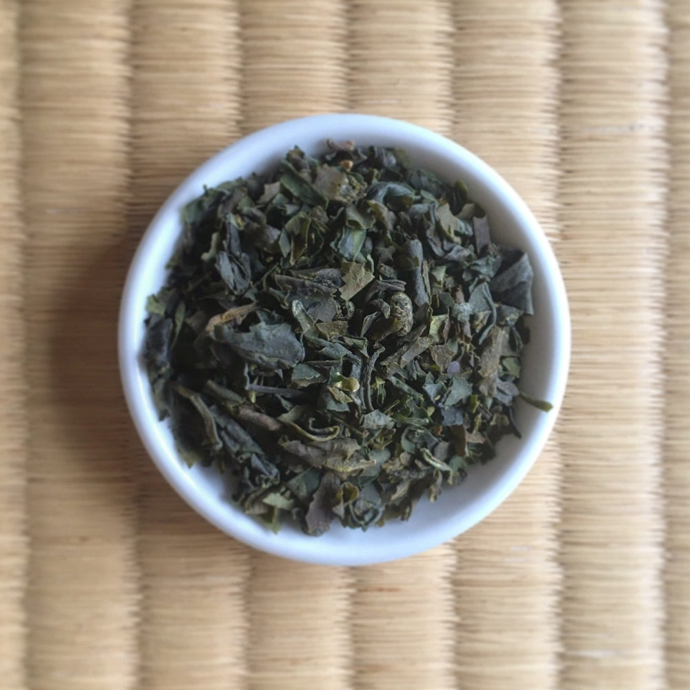 Tarui Tea Farm: 2019 First Flush Karabeni Single Cultivar Shizuoka Oolong Tea - Yunomi.life