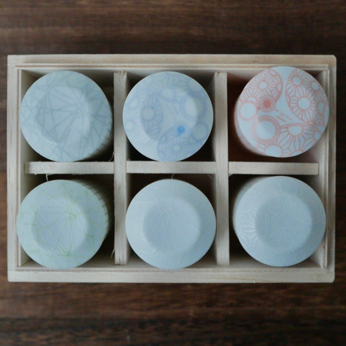 Yamani - Miyama Tableware: Sasasa Guinomi Shot Glass 6-Piece Set with Wooden Gift Box - Yunomi.life