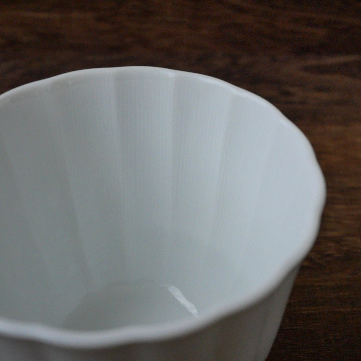 Yamani - Miyama Tableware: Sencha Tea Cup Suzune, White Color - Yunomi.life