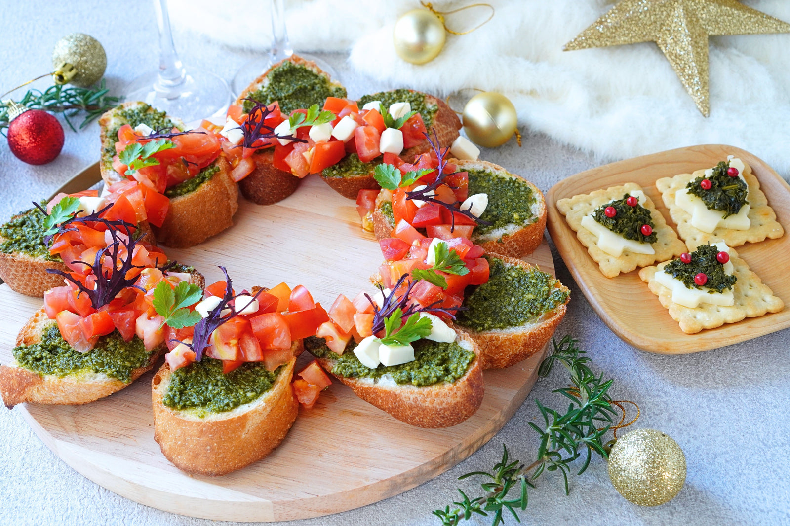 Christmas appetisers with green tea leaves by yunomi.life