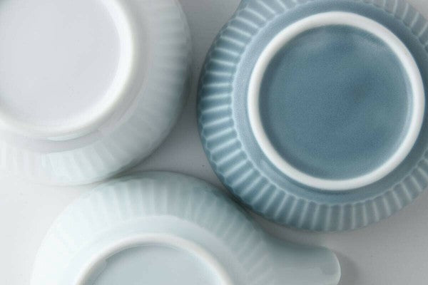 Oda Pottery: Sazanami Design posliinimukikuppi (sininen) 小田陶器さざなみマグカップ（ブルー）