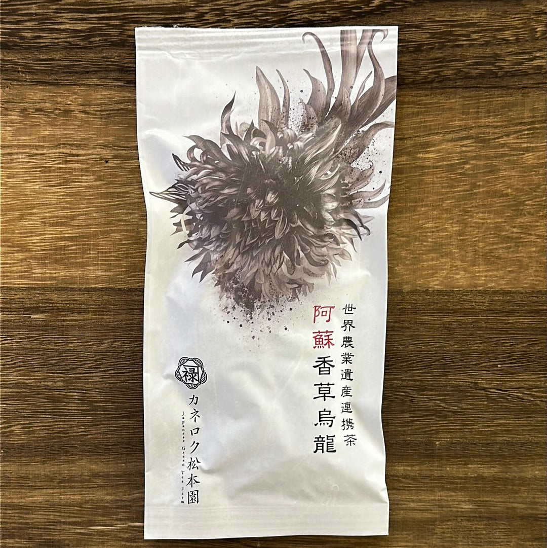 Kaneroku Matsumoto Tea Garden: Shizuoka Oolong -teepussit kamomillan kukilla