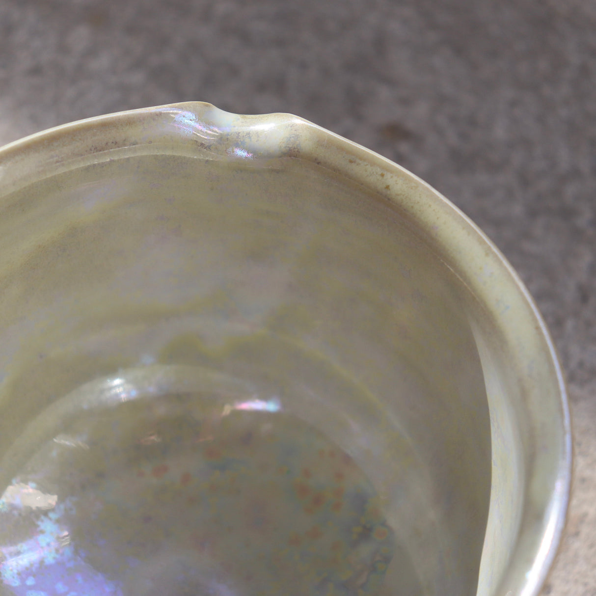 Kiwakoto Suikaen Matcha Pouring Bowl Pearl パール片口抹茶碗