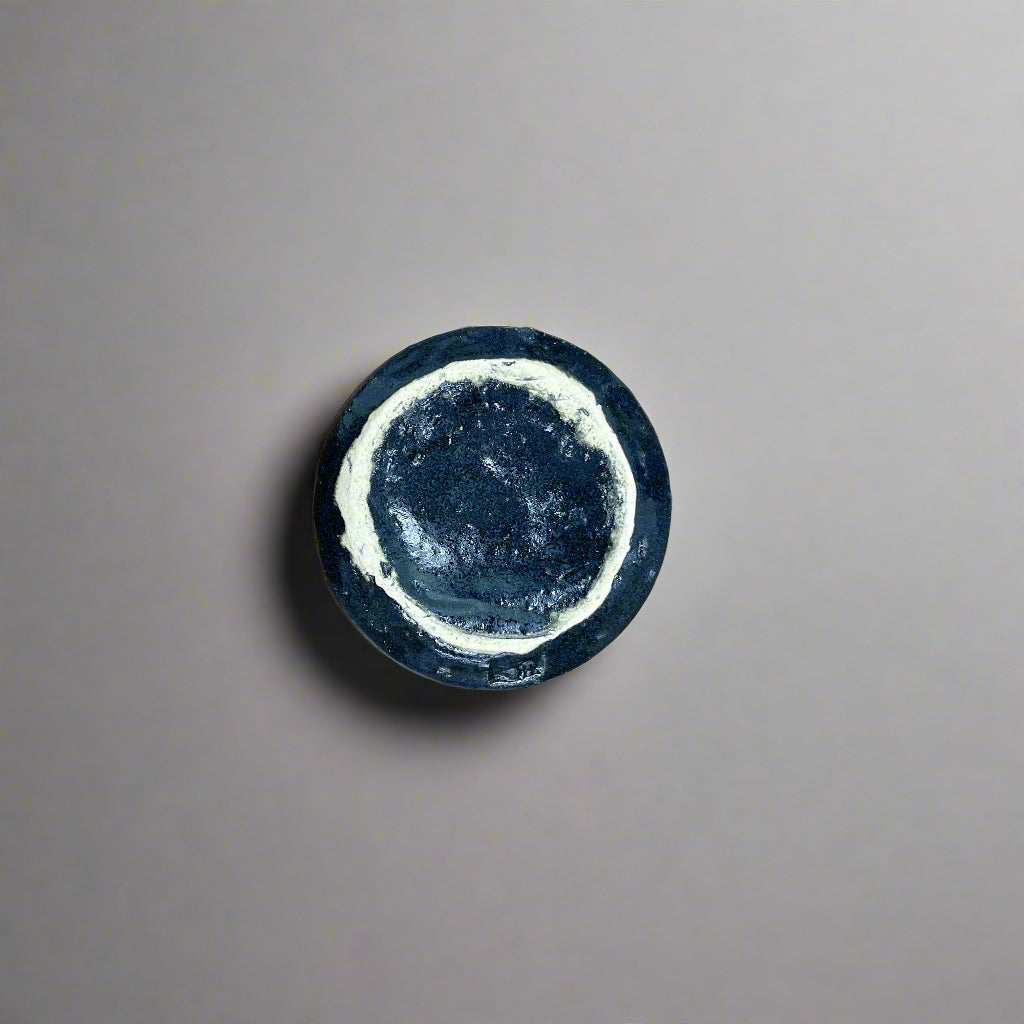 桂山窯：手造り志野藍掛けぐい呑 木箱入り 桂山作：手造り志野藍掛けぐい呑