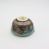 Mino Ware Blue and White Matcha Tea Bowl with Pouring Lip / 【片口抹茶碗】片口二色線描き青白 yunomi.life