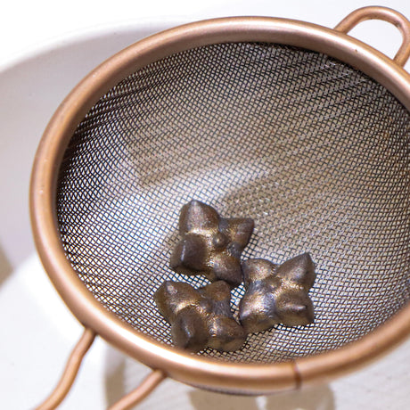 Tamasa (玉彩) ー Ceramic Matcha Sifting Beads Bronze