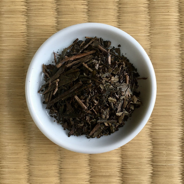 Kiroku Tea Garden: Spring Hojicha, Yabukita 喜六茶園 春のほうじ茶 - Yunomi.life