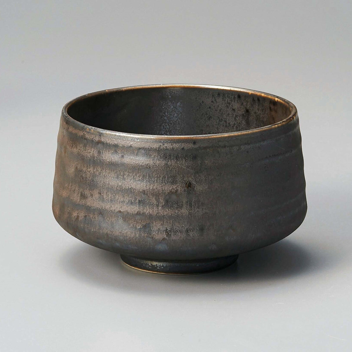 Yamaki Ikai: Y1514 Bronze Finish Matcha Tea Bowl 金結晶抹茶碗