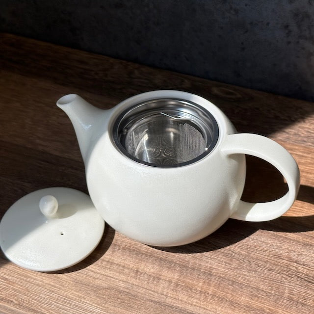 SALIU -YUI- Teapot (white)