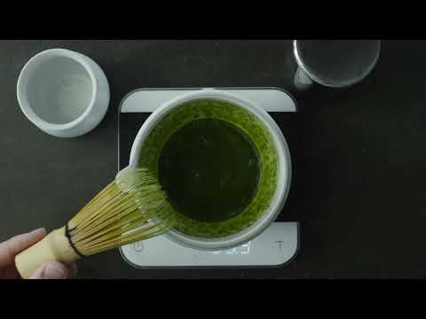 Origami Tea Akatsuki Black Minoyaki Porcelain Matcha Bowl with Pouring Lip　抹茶碗 暁月ブラック