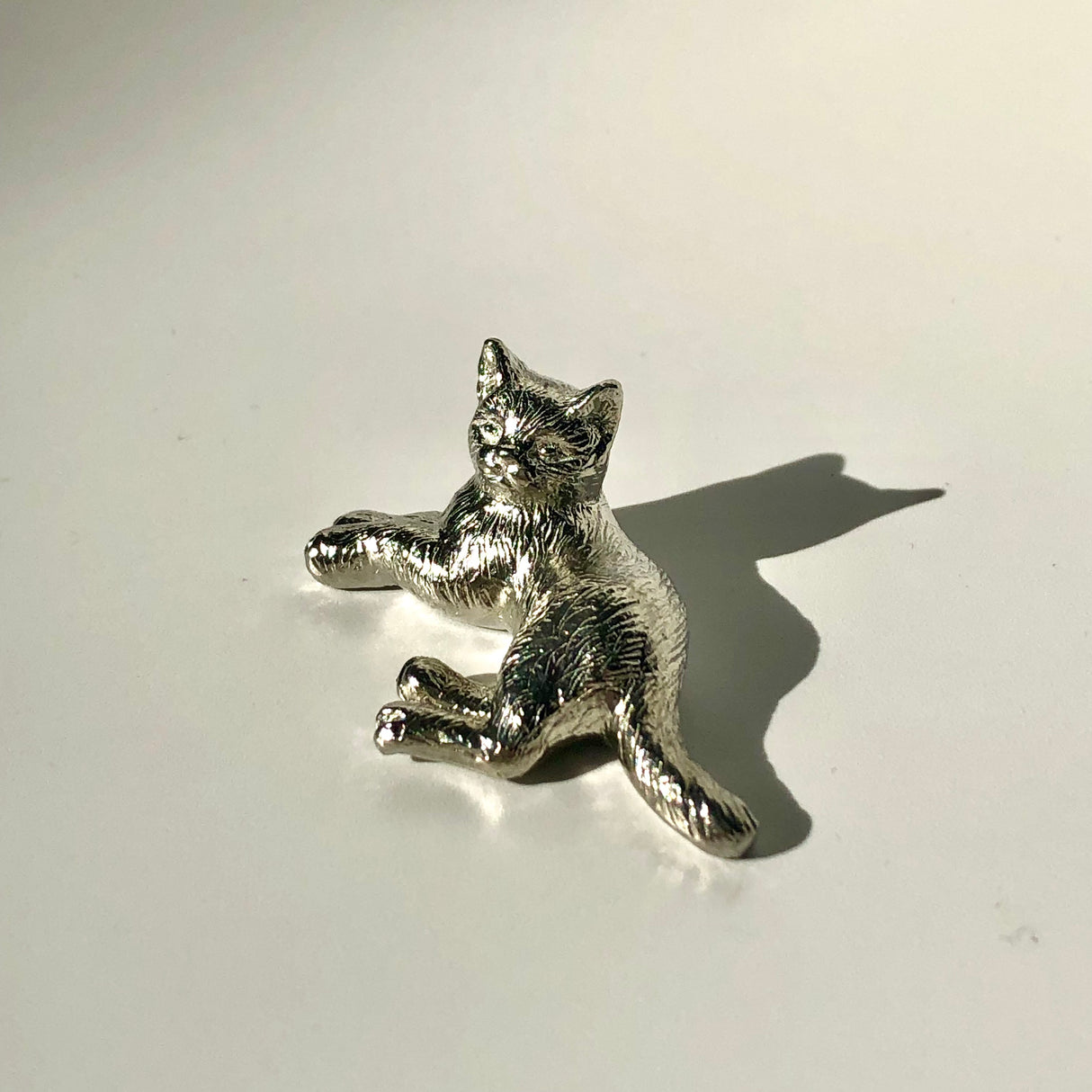 Käsintehty Tin Chopstick Rest Cat #04, Staring Cat 錫製おすまし猫