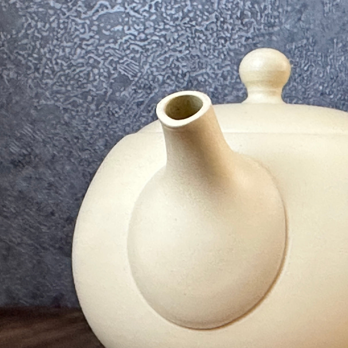 Takasuke Kiln e46 : Tokoname Kyusu Tea Pot, Yellow, Ceramic Mesh Strainer 210 ml