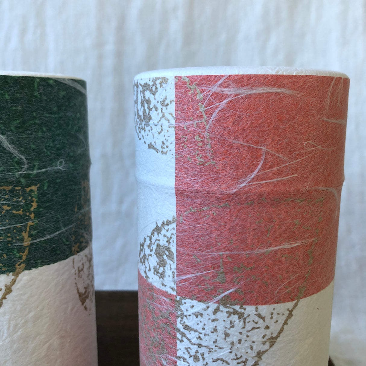 Okumura Seikan: Tea Can, Washi Paper - Gold leaf crimson　讃香　朱