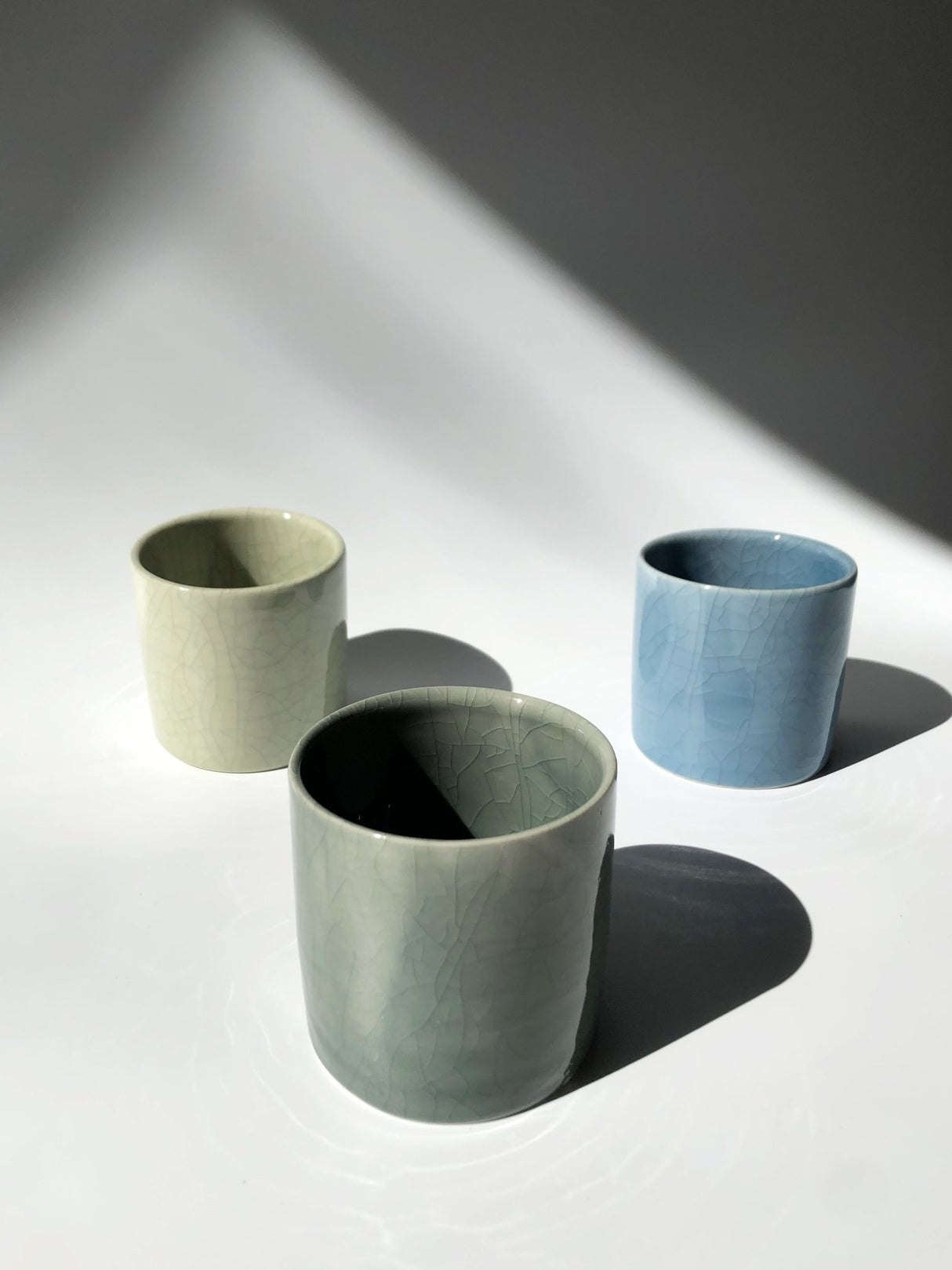 Nankei Pottery: Ink Crackle Yunomi Tea Cup (Grey, 240ml), Pre-order for early September shipment - Yunomi.life