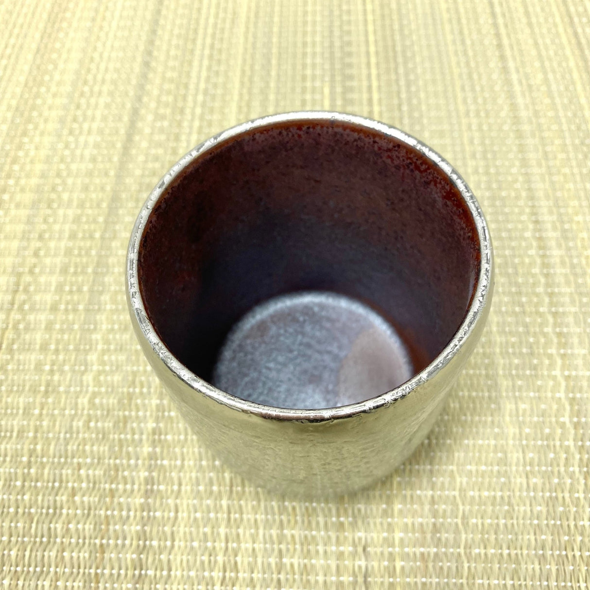 Touetsugama Aritayaki Dimple Rock Cup - Ibushi Silver - Purple いぶし銀内紫素　えくぼロックカップ - Yunomi.life