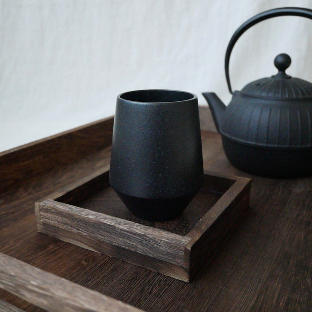 Yamani - Yamatsu Gifu: Minimalist Frustum Yunomi Tumbler, Black - Yunomi.life