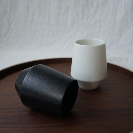 Yamani - Yamatsu Gifu: Minimalist Frustum Yunomi Tumbler, Black - Yunomi.life